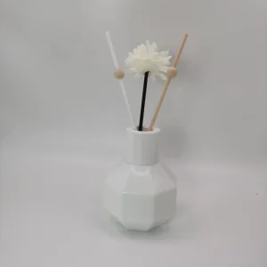 100ml White Polygon Glass Diffuser Bottle with Screw Cap, Box Packing and Screen Printing