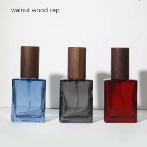 15ML Portable Screw Neck Sprayer Bottles Skin Care Fragrance Flat Square Empty Perfume Glass Bottles with Wooden Cap