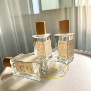 30ml 50ml 100ml Clear Square Vintage Perfume Bottles with Wooden Cap and Screen Printing Empty Glass Spray Bottles