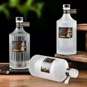 500ml Liquor Glass Bottle with Stopper for Vodka, Whiskey and Gin