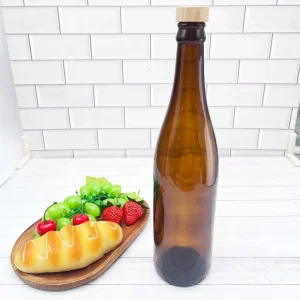 650ml Amber or Burgundy Glass Bottle with Screw Seal Champagne Style for Wine Fruit Juice Beverage