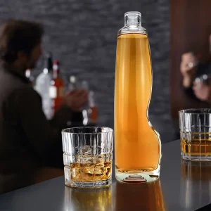 750ml Clear Round Custom Shape Glass Spirits Bottle for Brandy Whisky Gin Tequila with Screw Cap and Engraving