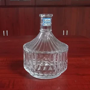 750ml Decorative Flint Glass Decanter Bottle with Diamond Shape and Stripe