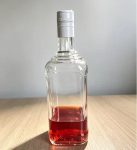 750ml Empty Screw Top Wine Bottle Clear Glass for Rum Brandy and Bourbon