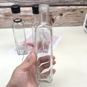 8oz 250ml Empty Spice Sauce Square Glass Container with Spout Lid Sauce Tomato Jam Glass Container