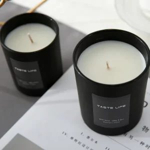 Aromatherapy Soy Wax Candle Black Glass Jar Handmade Environment Friendly Modern Design