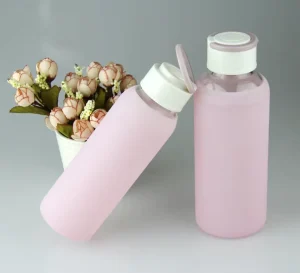 Borosilicate Glass Water Bottle with Colorful Silicone Sleeve and Insulated Sipper Design