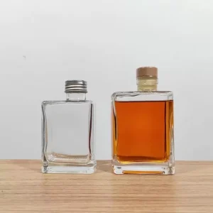 Clear Flat Square Glass Bottle with Cap, 200ml and 280ml, for Juice Liqueur and Spirits