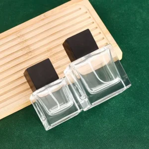 Crystal Glass Perfume Bottle with Square Screw Cap for Gift and Display