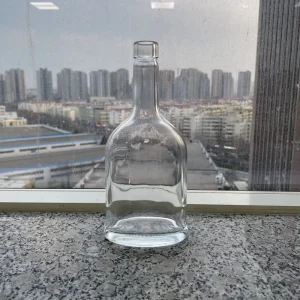 Custom Flint Clear Glass Bottle with Sloping Shoulders and Long Neck 500ml 750ml