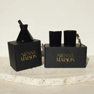 Customized Luxury 200ml Glossy Black Glass Reed Diffuser Bottle with Big Sticks and Box
