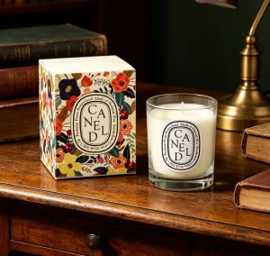 Eco Friendly Soy Wax Candle in Clear Glass Vessel Slow Burning Evenly Scented for Creating a Cozy and Inviting Home Atmosphere