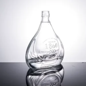 Embossed 70cl Custom Brandy XO 700 ml Glass Cognac Bottles