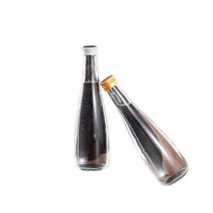 Factory Direct Transparent 500ml Glass Bottle with Screw Cap for Juices Beverages Spirits and Tea