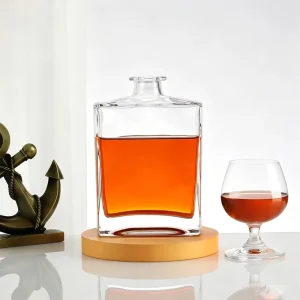 Factory High-End Clear Crystal Glass Cork Whisky Bottle with Classic Square Shoulder and Wide Body