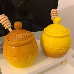 Farmhouse Embossed Stoneware Honey Pot with Wood Honey Dipper 3-4L Amber Orange