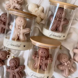 Gingerbread Man Shape Gift for Christmas Holiday Winter Home Decor Cute Soy Wax Candle With Bamboo Lid Scented Candle