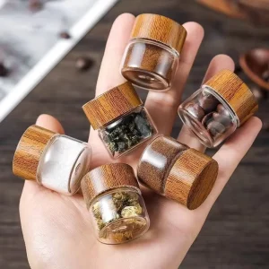 High Quality Round Small Glass Container Wood Grain Cap Packed Coffee Bean Dispenser Bottle for Chocolate Coffee