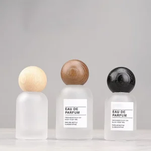 In stock Empty Dispenser 30ml Frosted Laboratory Glass Spray Perfume Bottle with Walnut Beech Lid