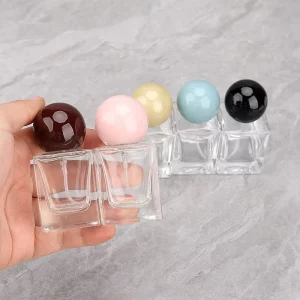 Luxury 30ml Square Glass Diffuser Spray Bottle Good Price Thick Bottom with for Ball Cap Empty Fragrance Oil Perfume Bottles