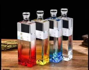 Manufacturers Custom Luxury Glass Bottle Wine Liquor Whiskey Whisky Vodka Glass Bottles with Lid Caps 500ml