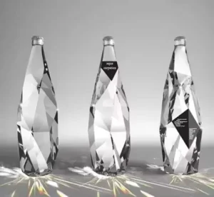 New Arrived Empty Glass Bottle for Juice Water Beverage Wine Liquor 350ml 500ml 750ml Unique clear Irregularity Shape