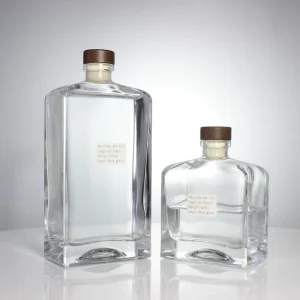 OEM ODM Super Flint Empty 250ml 500ml Square Shape Bottle for Essential Oil Rum Vodka Gin Bottle with Cork or Screw Cap