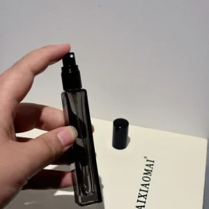 Recyclable Dark Blue 10ml Refillable Glass Perfume and Essential Oil Bottle with Black Cap