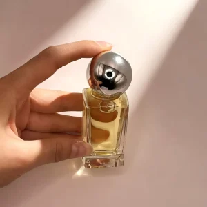 Square 30ml 50ml 100ml Glass Perfume Spray Bottle with Engraving and Colorful Gradient Finish