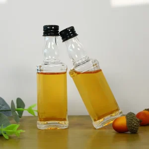 Square 50ml 100ml Mini Glass Liquor Bottles for Fruit Wine Vodka Whisky and Spirits