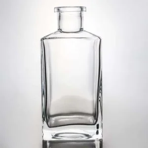 Square Transparent Empty Liquor Glass Bottle 500ml 700ml or 750ml with Lid for Whisky Rum Tequila and Brandy