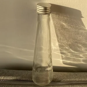 Transparent Conical 330ml 500ml Glass Bottle with Aluminum Cap for Juice and Beverage Packaging